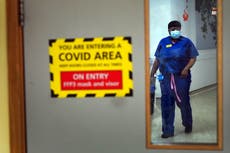 Miles de pacientes siguen contagiándose de covid en hospitales en medio de advertencia de nueva oleada