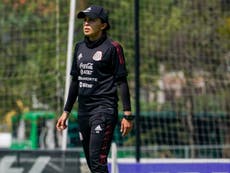 La primera mujer en dirigir una selección varonil de futbol está en México y se llama Ana Galindo
