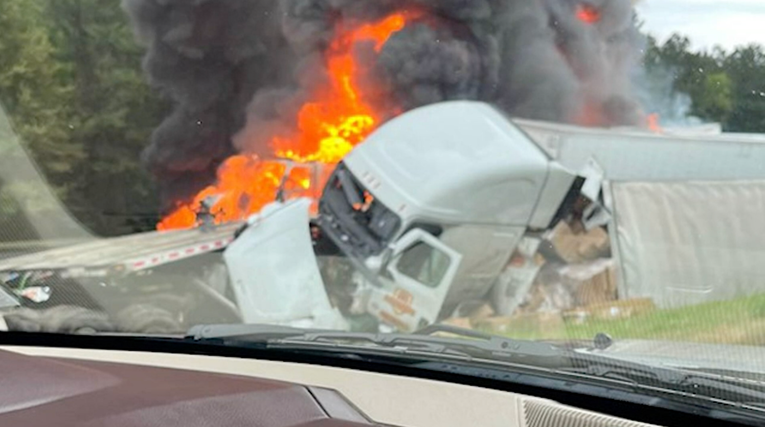 Los conductores que pasaron por el accidente difundieron imágenes en las redes sociales