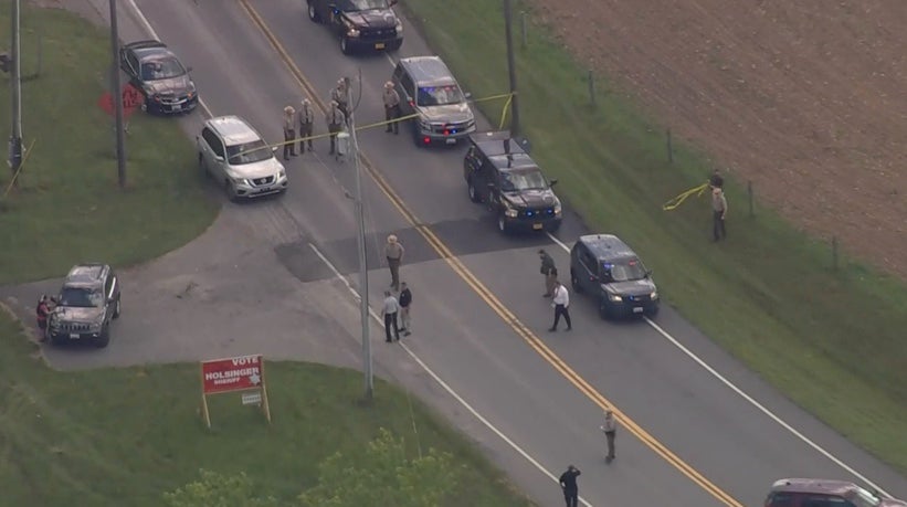 Se realizan investigaciones en la escena del tiroteo en Smithsburg, Maryland
