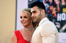 Exesposo de Britney Spears se cuela en su boda en California