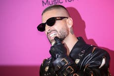 “¿Debo responder?”; Maluma abandona entrevista en Qatar por pregunta incómoda