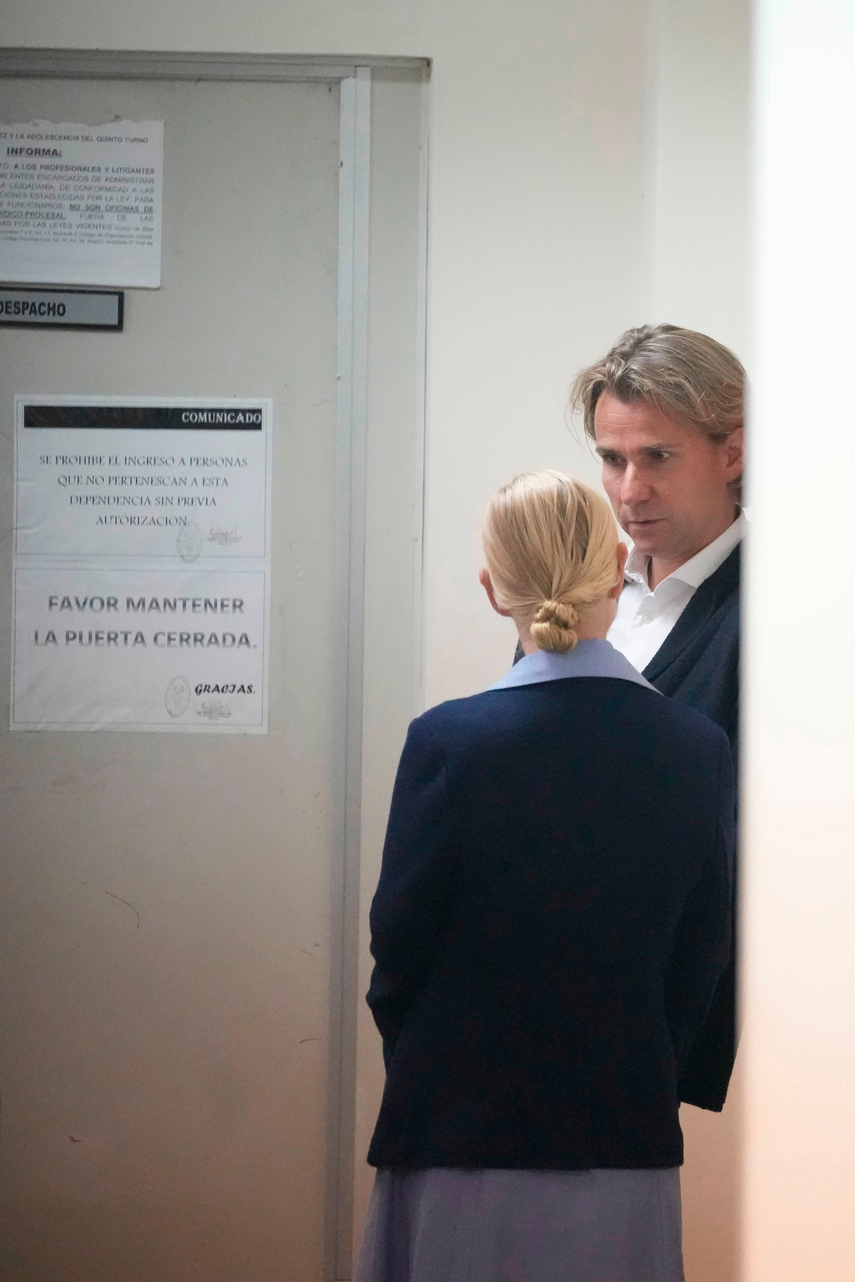 PARAGUAY-NIÑAS ALEMANAS