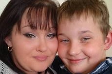 Familia homenajea a adolescente que fue asesinado al defender a su madre tras un ataque con arma blanca