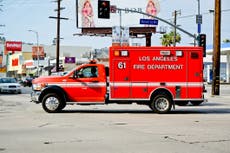 Camión atropella a nueve peatones en calle de Los Ángeles, dicen las autoridades
