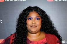 Lizzo: Critican su nueva canción ‘Grrrls’ por “insulto capacitista”