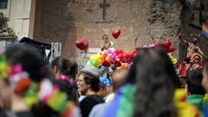 Desfiles del ‘Orgullo Gay’ pintan de colores a Roma y Viena