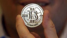 El bitcoin se hunde tras el “corralito” de dos plataformas de criptomonedas
