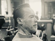 Arnold Schwarzenegger impresiona a sus fans después de publicar una inusual foto en el gimnasio