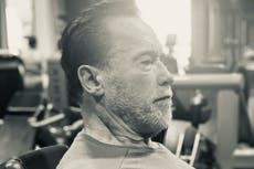 Arnold Schwarzenegger impresiona a sus fans después de publicar una inusual foto en el gimnasio