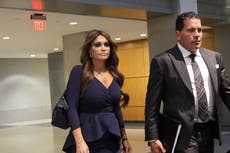 Los partidarios de Trump están “atónitos” por los $60k que recibió Kimberly Guilfoyle al hablar en un mitin