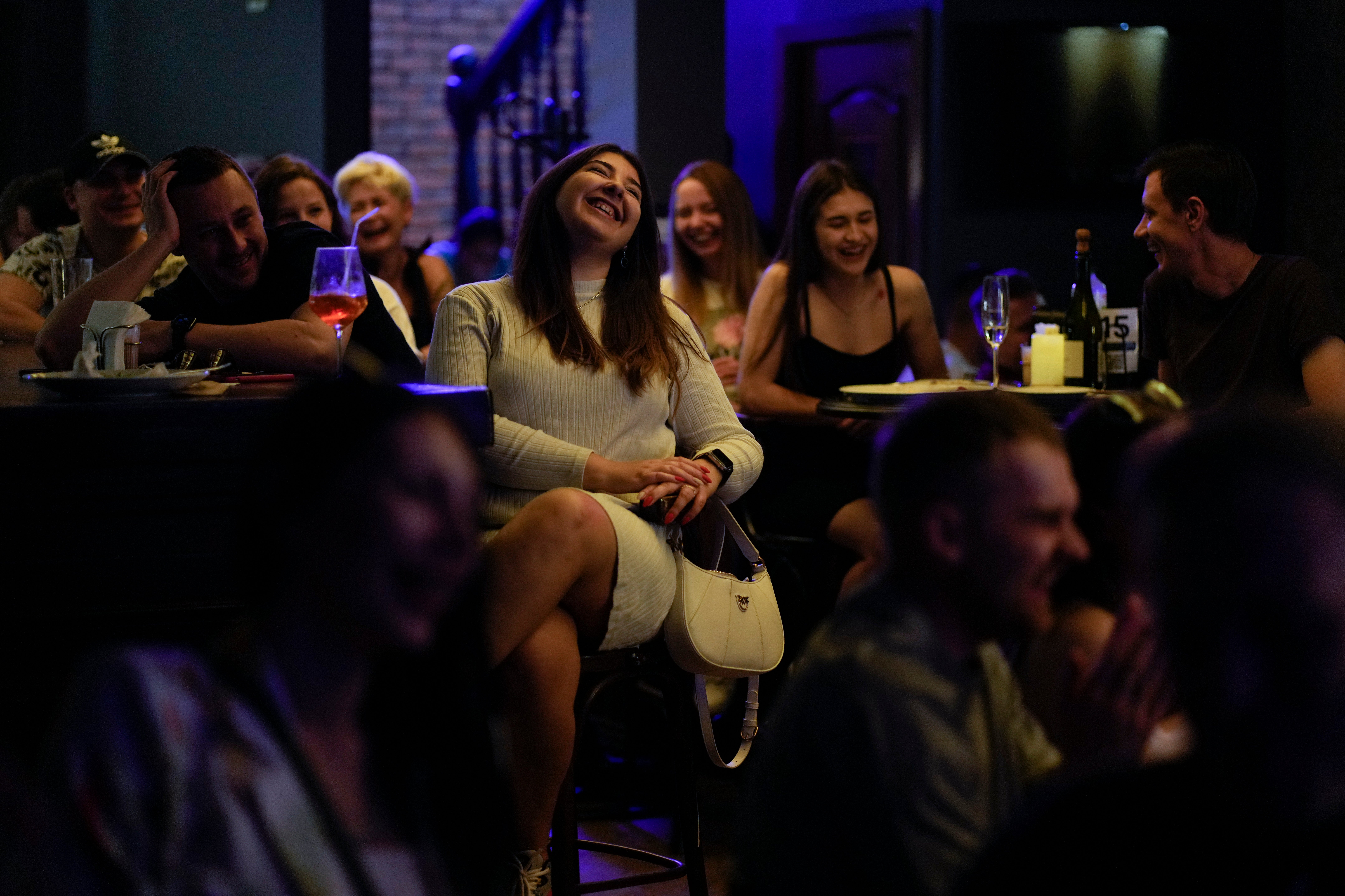 RUSIA-UCRANIA-REÍR DE LA GUERRA