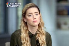 Amber Heard afirma que mensajes de texto a su padre son evidencia del abuso físico por parte de Johnny Depp