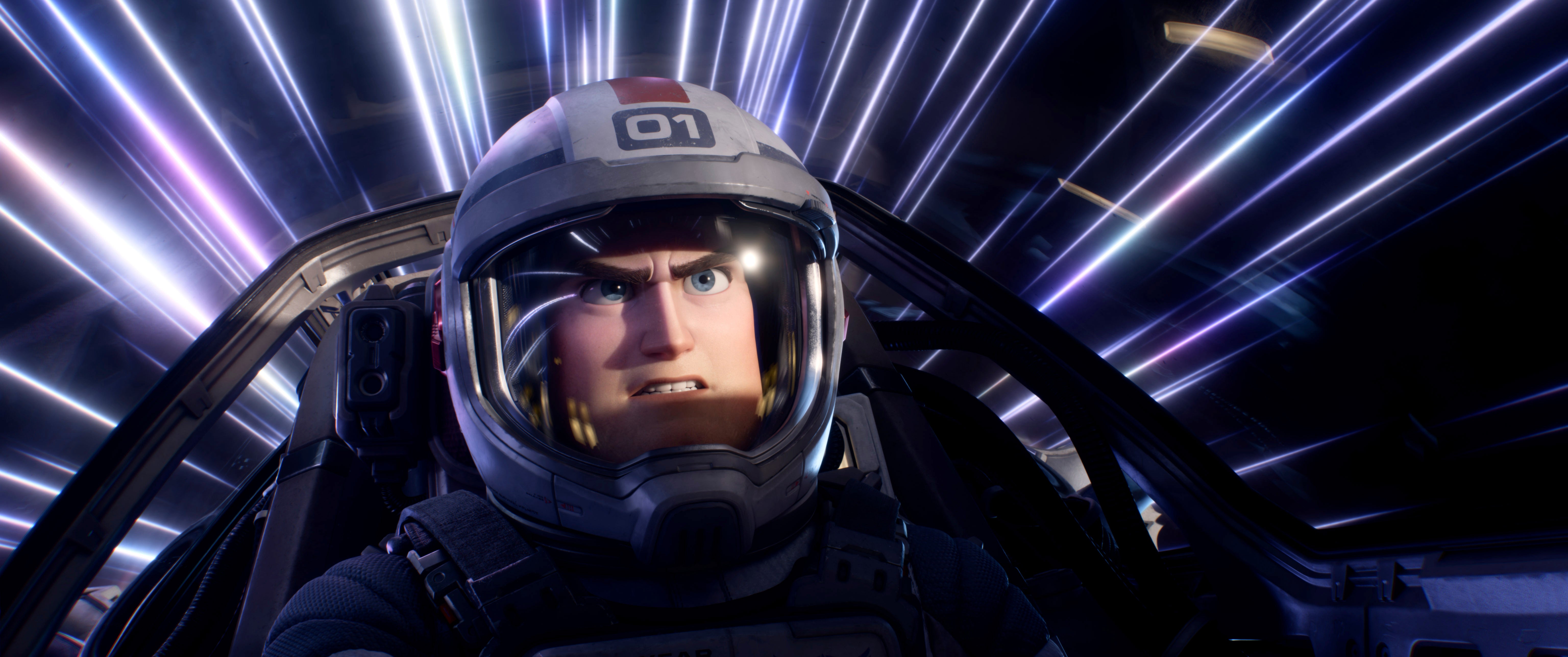 Reseña: Lo siento, "Lightyear" de Pixar no logra despegar