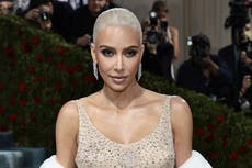 Ripley defiende a Kim Kardashian, dice que ella no causó daños al vestido de Marilyn Monroe