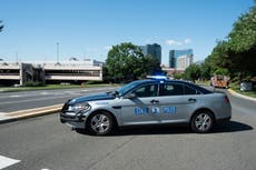 Riña y tiroteo en centro comercial causa pánico en Virginia