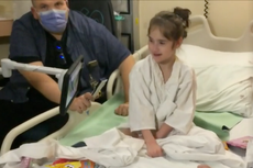 Prueba experimental en niña con autismo sorprende a investigadores que intentan prevenir autolesiones