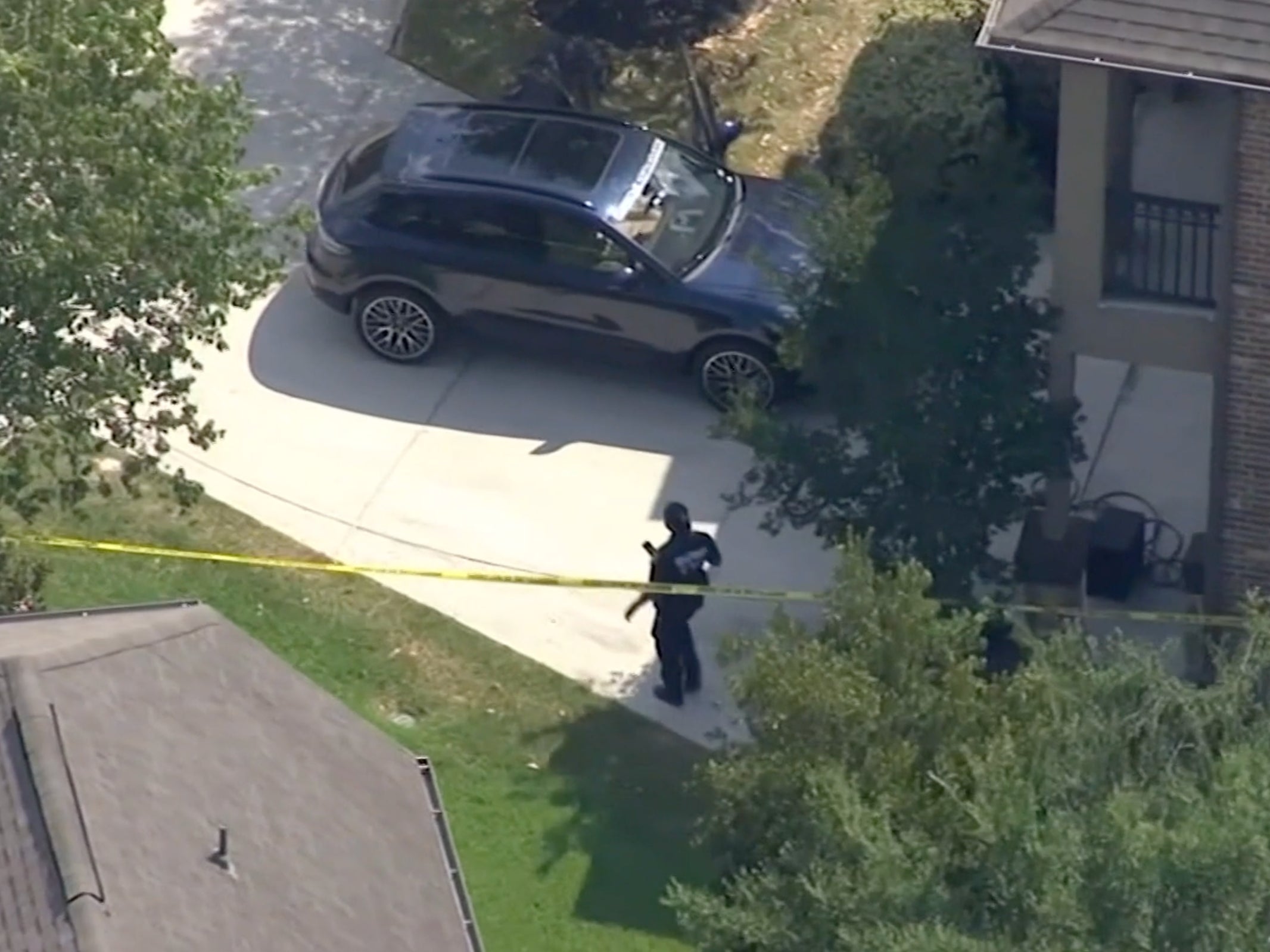 Fallece niño de 5 años después de que su madre lo dejó en un automóvil durante horas, según informe