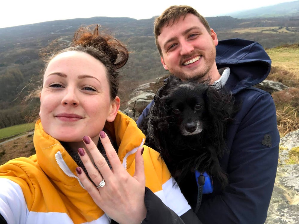 Mujer diagnosticada con raro cáncer de riñón ahora apoya al hospital que la atendió