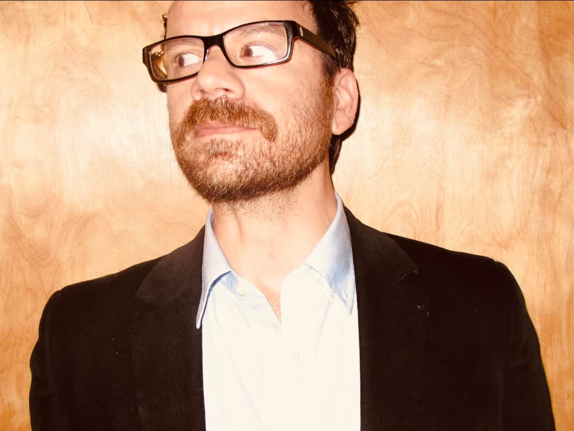 Toby Morton predijo que Trump querría poner su nombre en el centro, y compró TrumpKennedyCenter.org y TrumpKennedyCenter.com en agosto