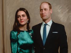 El primer retrato juntos del príncipe William y Kate se devela y es un “regalo” a Cambridgeshire