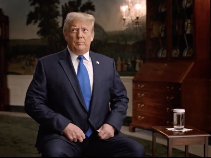 El expresidente Donlad Trump le da una entrevista a Alex Holder para la serie documental ‘Unprecedented’