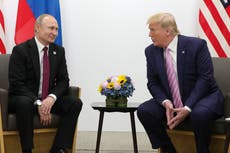 Trump tuvo una llamada misteriosa con Putin días antes de elecciones de 2020, revela cineasta del 6 de enero