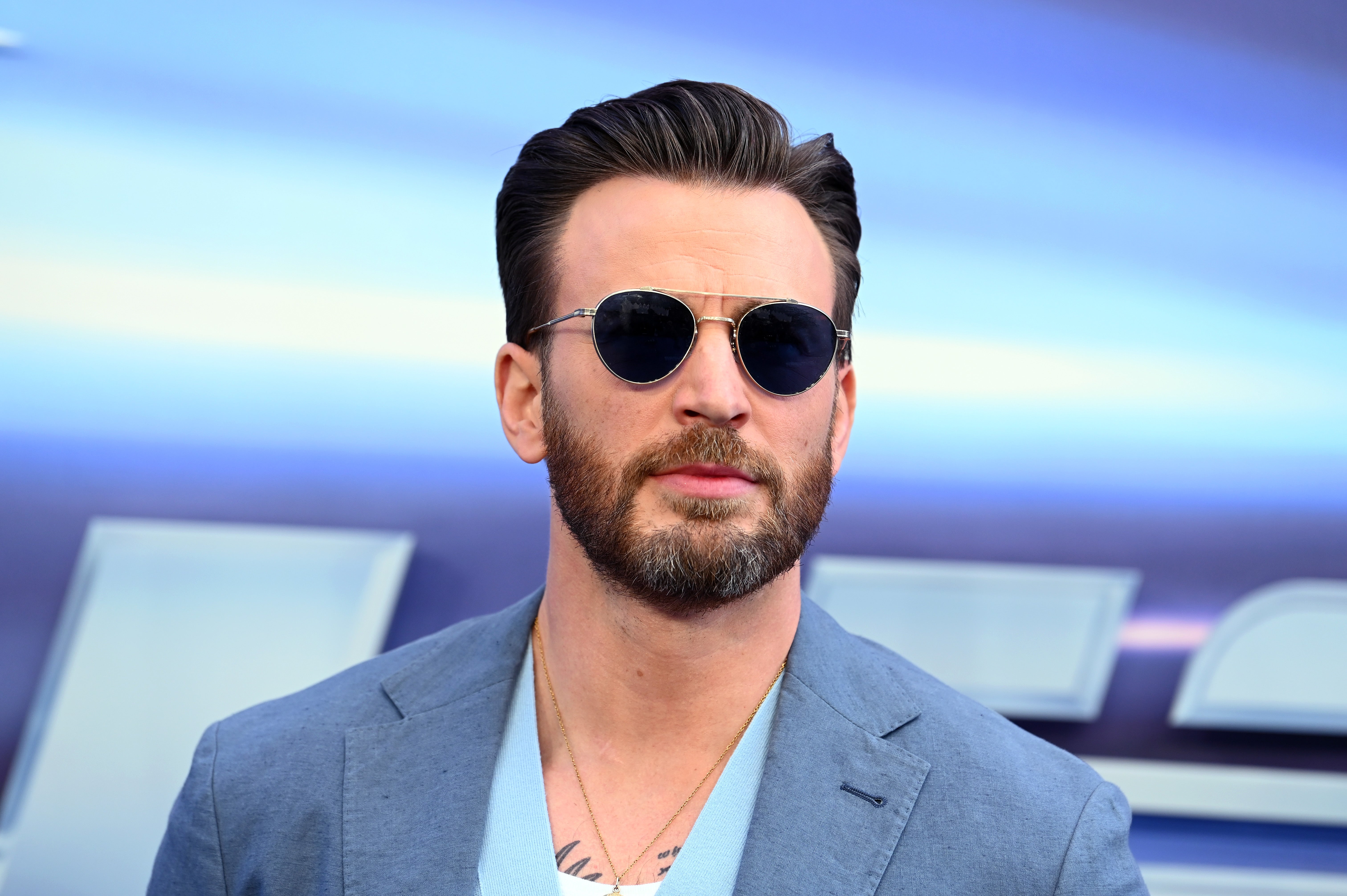 Chris Evans se deshace finalmente de su iPhone 6s después de siete años 