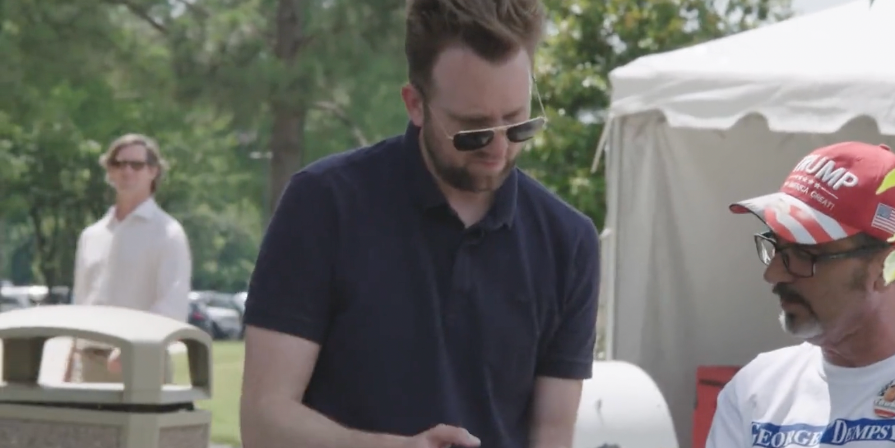 Fan de Trump difunde teoría descabellada de que la Ivanka Trump que testificó en audiencia era “un clon”