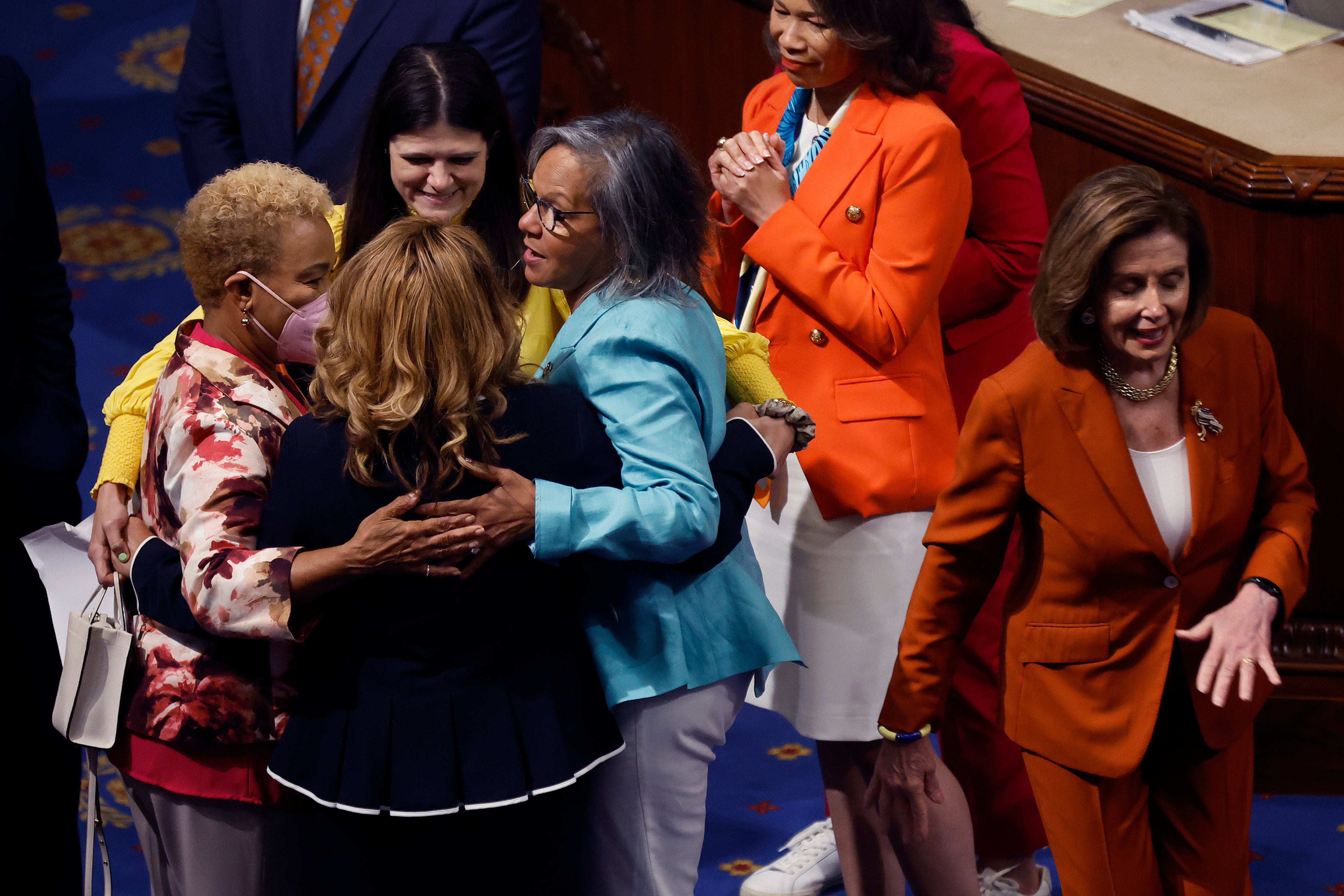 Demócratas y republicanos se unieron para aprobar una legislación sobre el control de armas