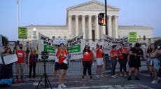 Manifestantes a favor del aborto descienden a la Corte Suprema: “Se supone que este es un país desarrollado”