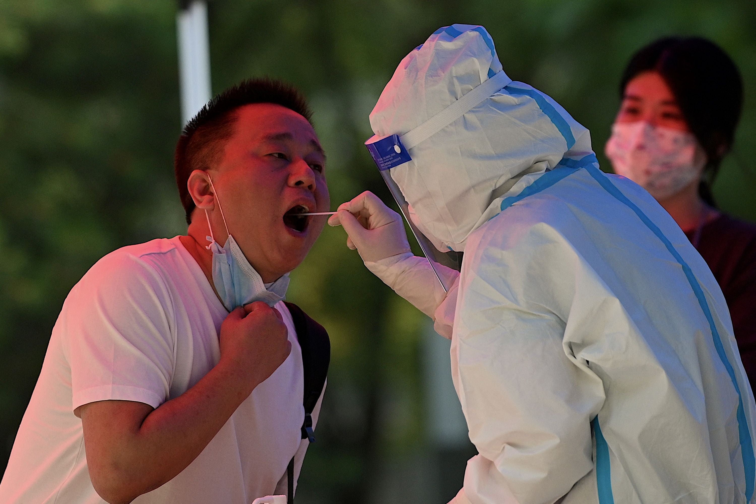 Reinfecciones de covid-19: ¿Qué probabilidades hay de volver a contagiarse de Ómicron?