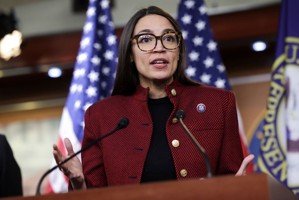 AOC dice que jueces del Tribunal Supremo mintieron bajo juramento sobre Roe vs. Wade y deben ser destituidos