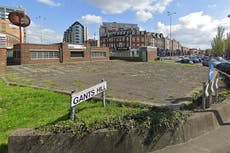 Mujer de 36 años encontrada en la calle muere tras “horrible agresión”, se inicia investigación por asesinato