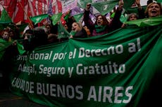 "Pañuelazo" verde en Buenos Aires contra fallo corte EEUU