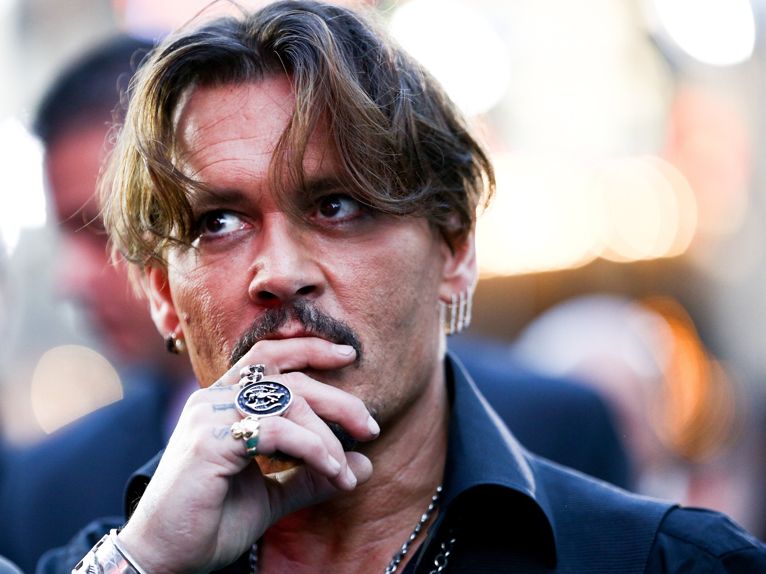 Johnny Depp asiste al estreno de ‘Pirates Of The Caribbean: Dead Men Tell No Tales’ de Disney en 2017