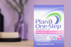 CVS y Walmart están racionando Plan B en respuesta a la decisión de Roe, según los informes