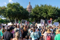 La corte estatal bloquea la ley antiaborto de Texas tras impugnación legal