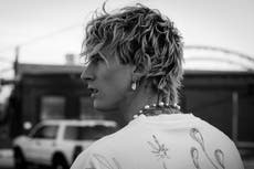 Un nuevo documental revela quién es el verdadero Machine Gun Kelly... ¿o no?