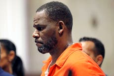 R. Kelly comparece para su sentencia por abuso sexual