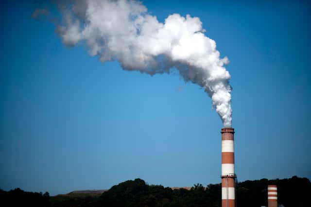 <p>Esta resolución limitaría el poder del gobierno de regular las emisiones en centrales de carbón </p>