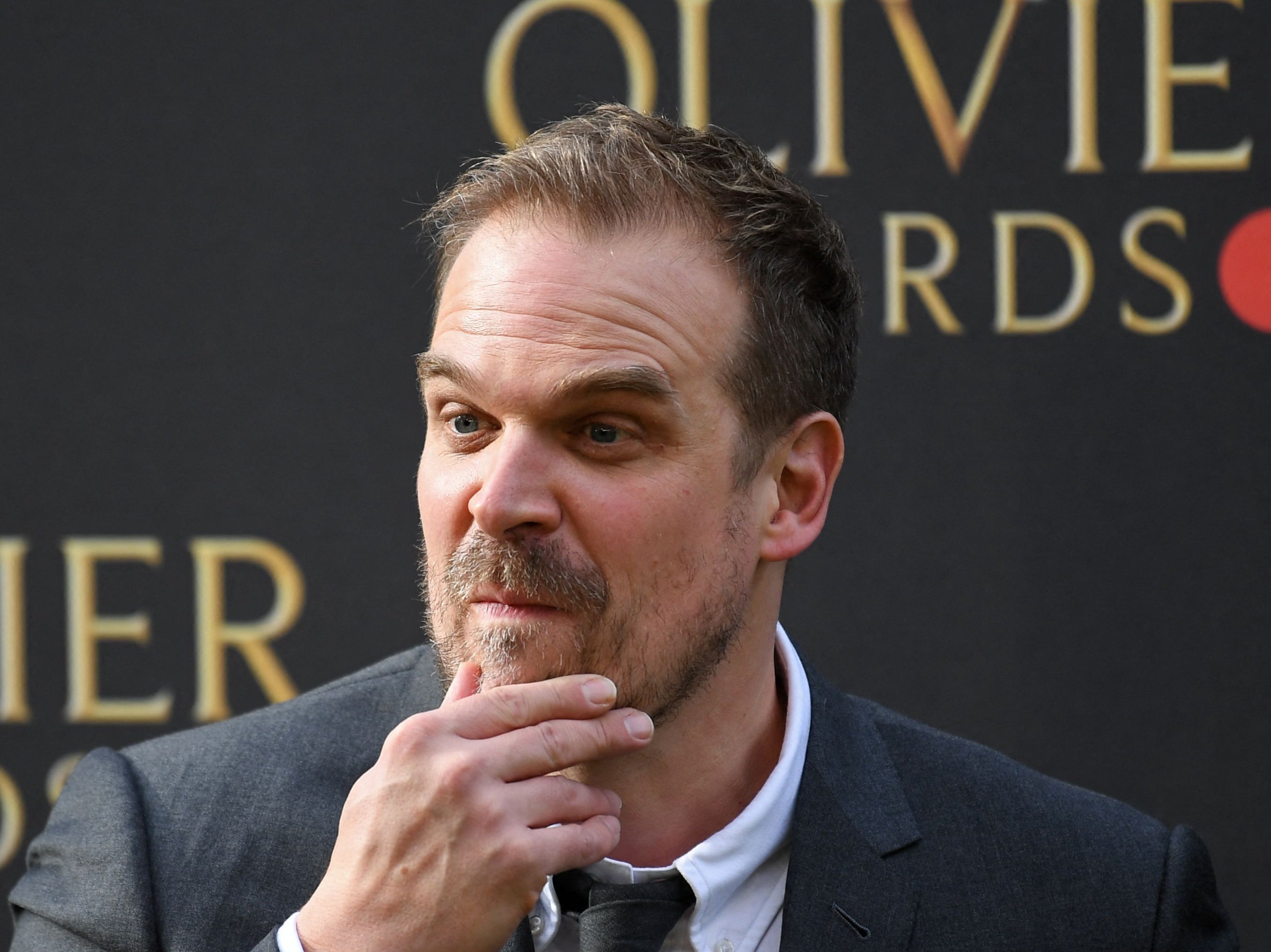 “Stranger Things”: David Harbour revela quién querría que interpretara al joven Hopper en la precuela