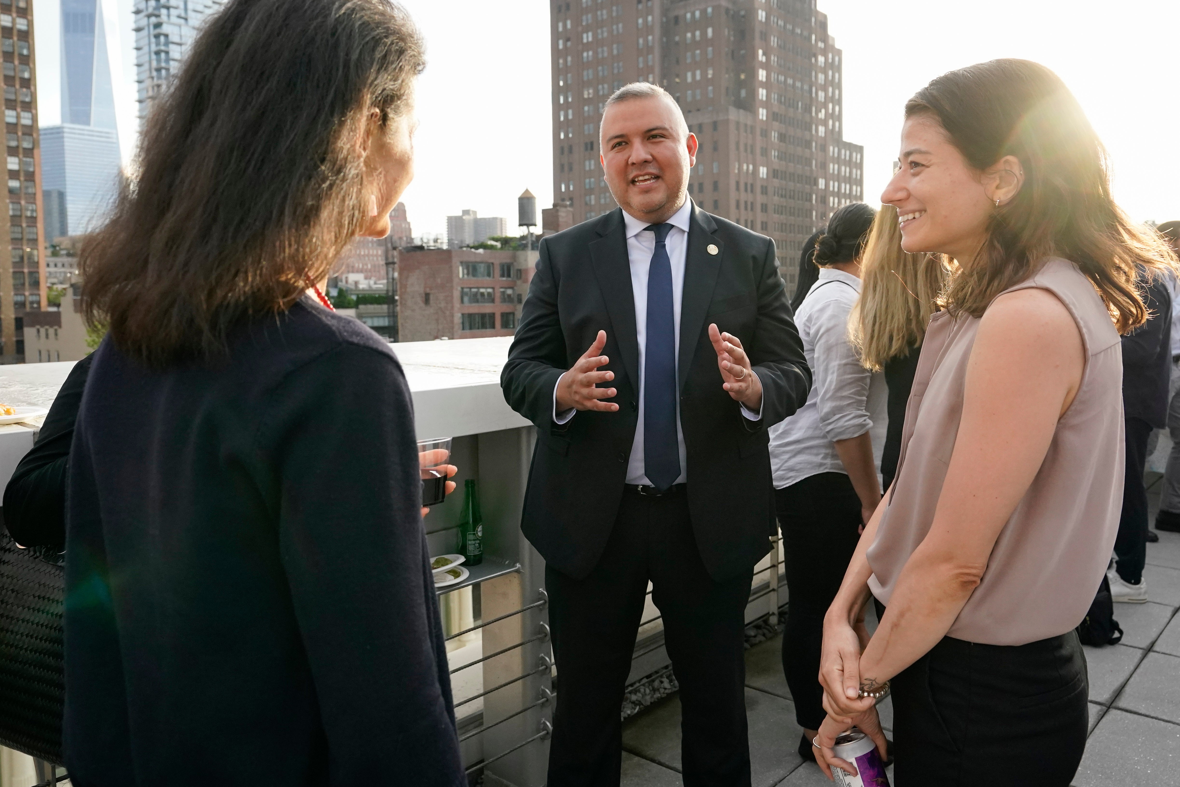 NY-COMISIONADO MEXICANO