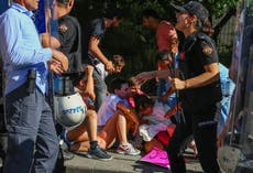 Policía reprime marcha de orgullo gay en Turquía