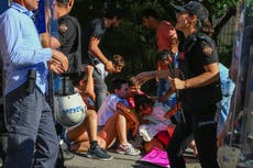 Policía reprime marcha de orgullo gay en Turquía
