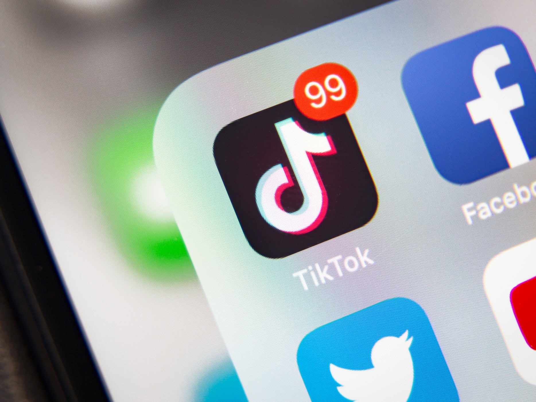 “Blackout challenge” de TikTok: ¿Qué es esta tendencia viral y por qué es tan peligrosa?