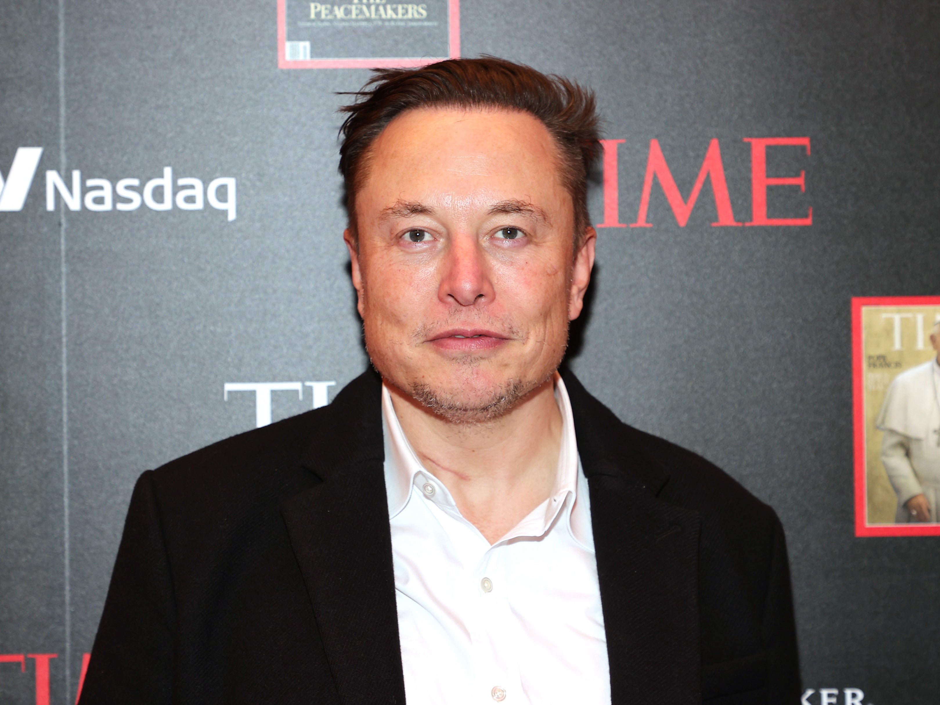 Tras meses de especulación y charlas, Musk se retira de acuerdo para comprar Twitter