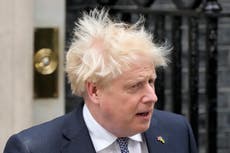 Reacciones al anuncio de Johnson: renuncia luce insuficiente