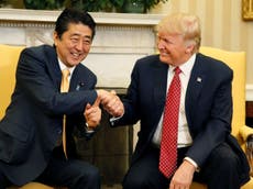 Trump lamenta el “devastador” asesinato de Shinzo Abe y pide que se trate al asesino con “dureza”
