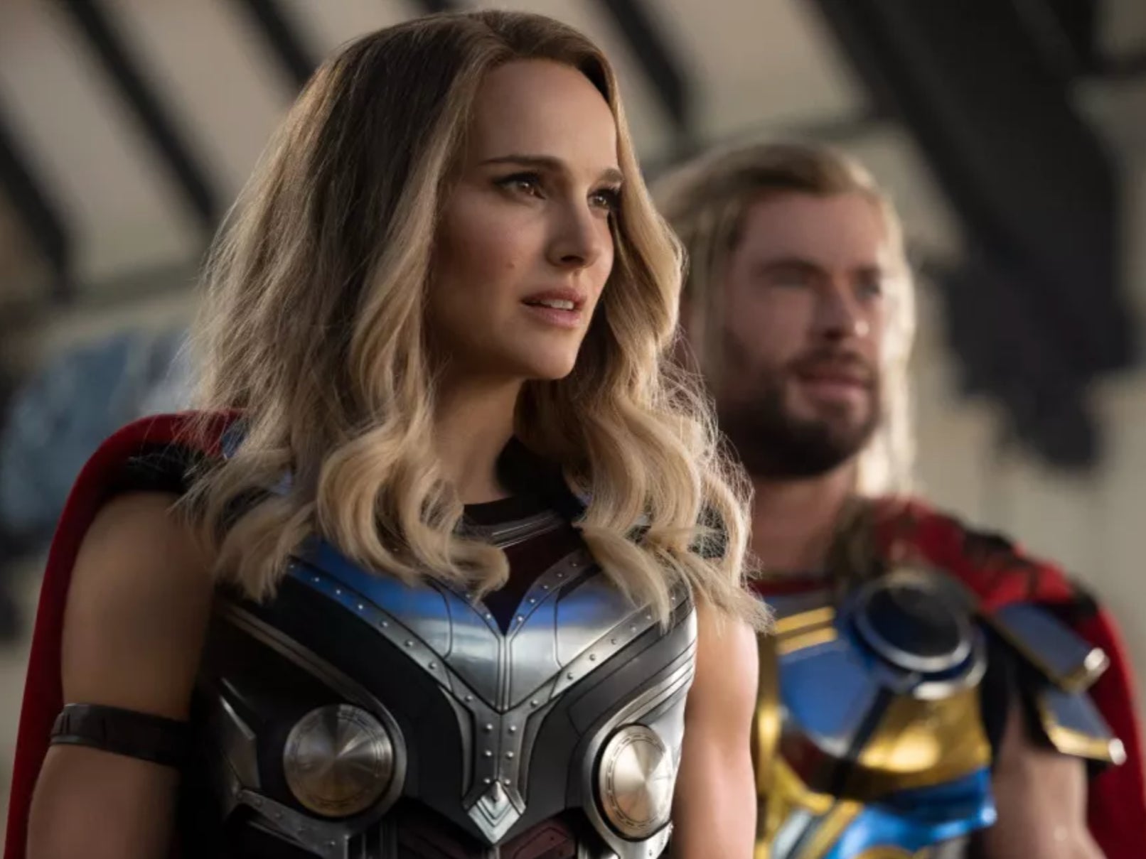 Natalie Portman y Chris Hemsworth en Thor: Love and Thunder
